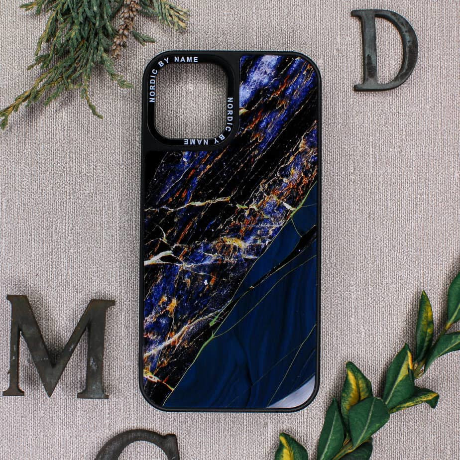 iPhone 12 Pro Max Cover Marmor Logo Om Kamerahul – Sort
