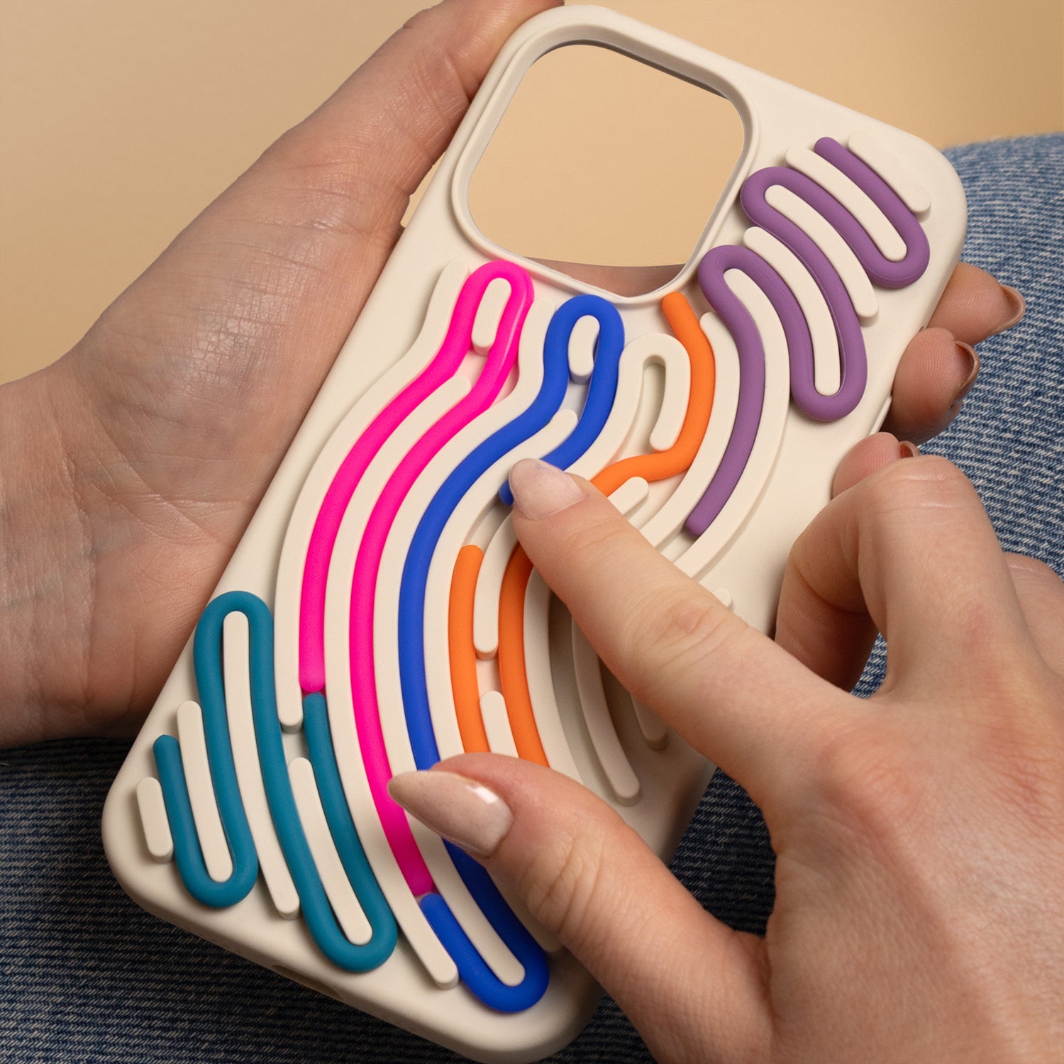 iPhone 15 Pro Silicone Cover DIY Snake – Beige