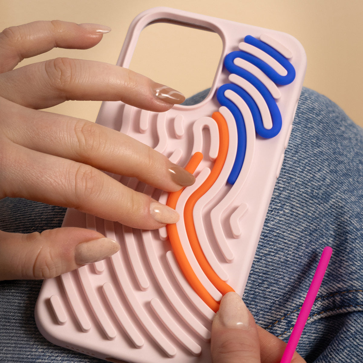 iPhone 13 Silicone Cover DIY Snake – Pink