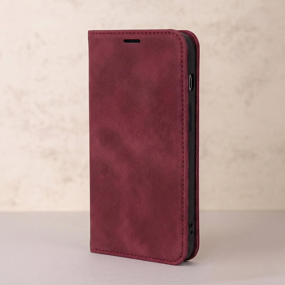 iPhone 12/12 pro Flipcover Ruskind Maroon