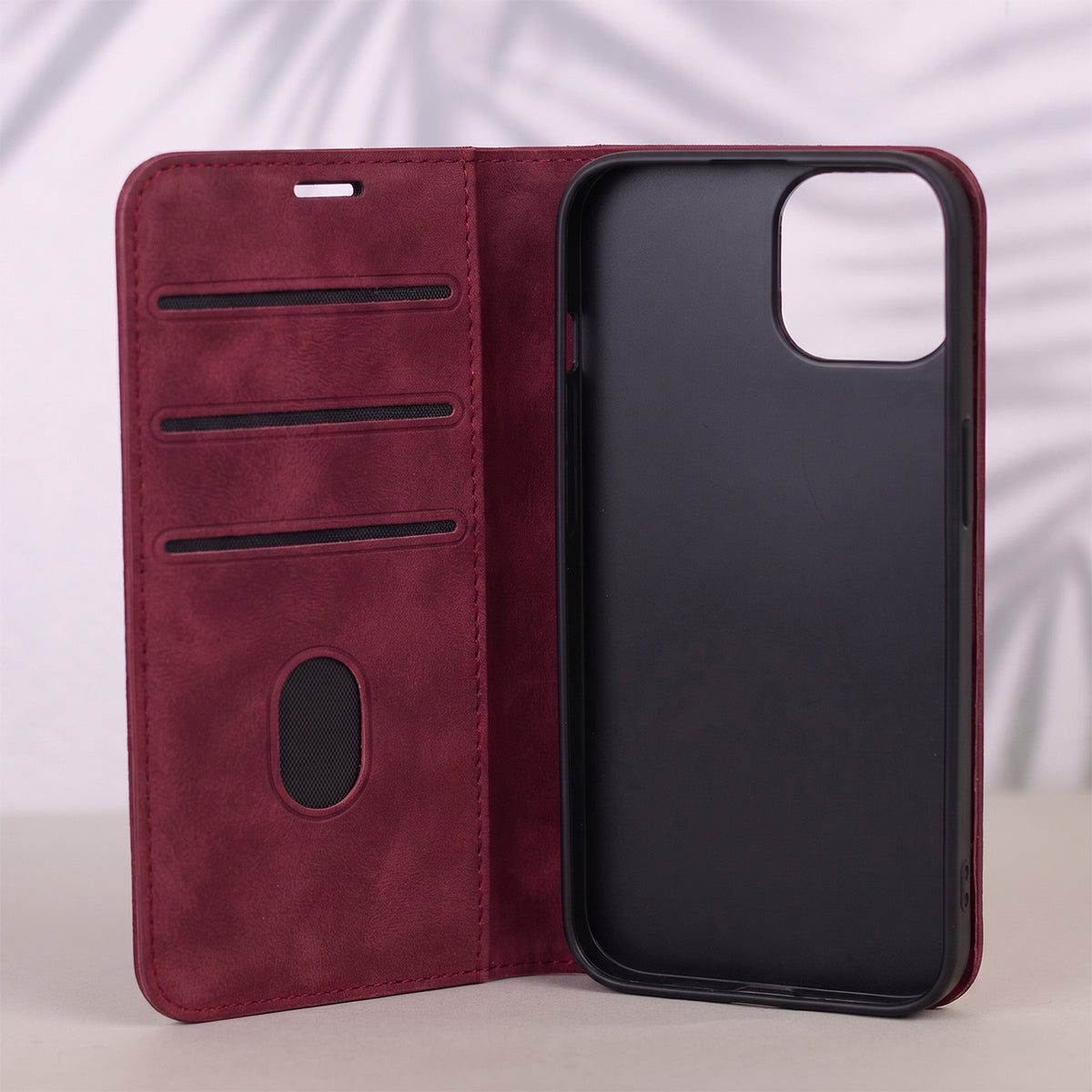 iPhone 15 Flipcover Ruskind Maroon