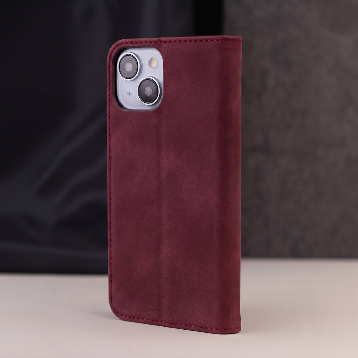 iPhone 12/12 pro Flipcover Ruskind Maroon