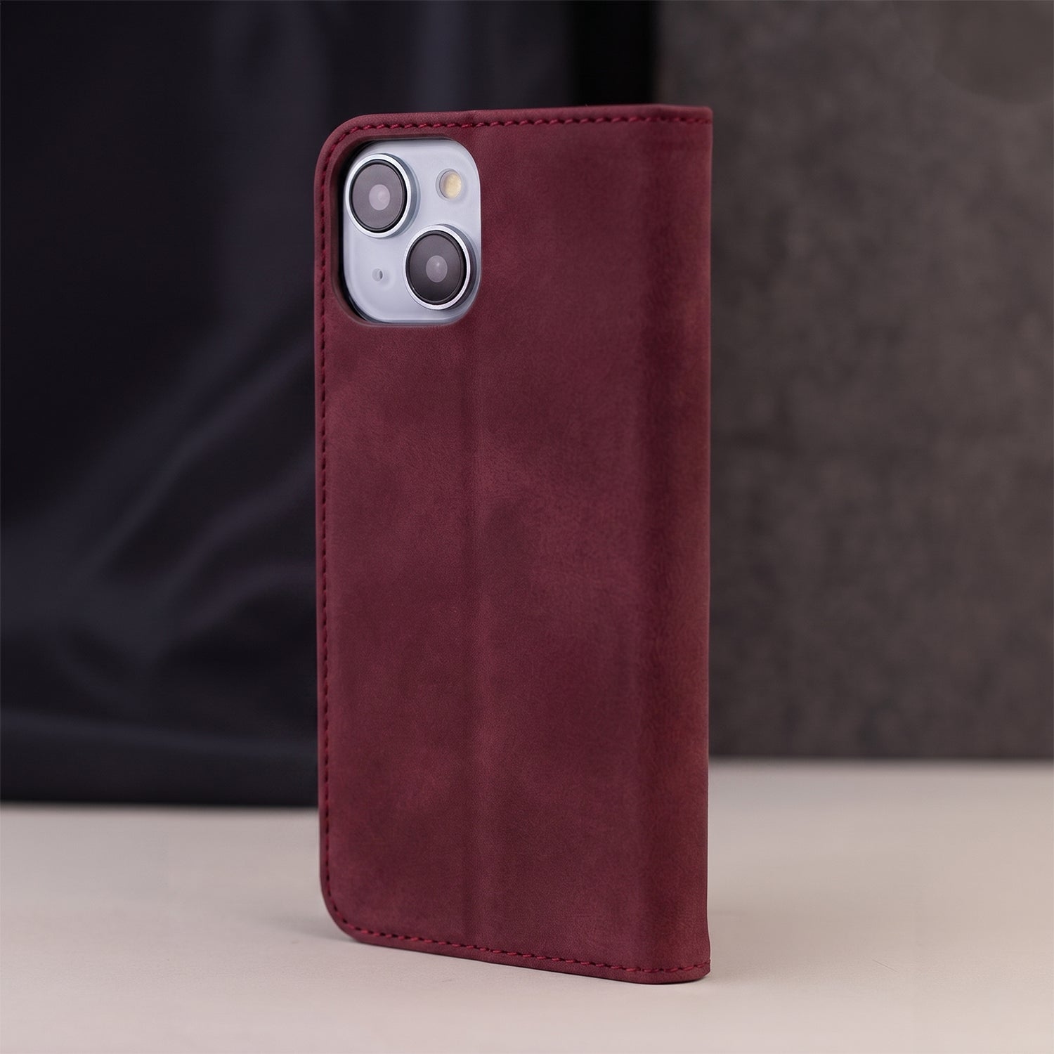 iPhone 16 Flipcover Ruskind Maroon