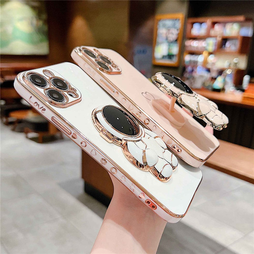 iPhone 13 Pro astronaut