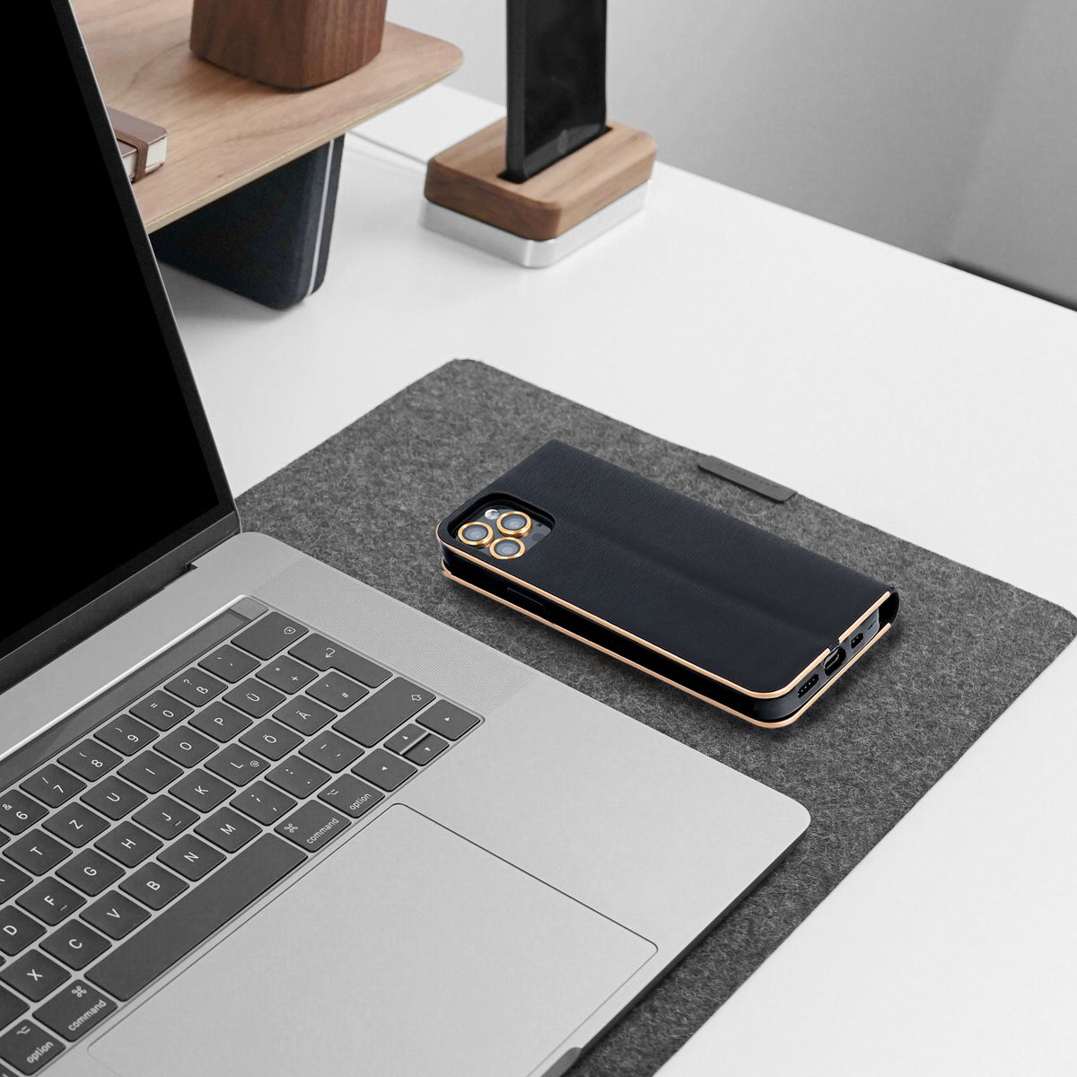 iPhone 14 Wallet Flip Cover Luna – Guld/Sort